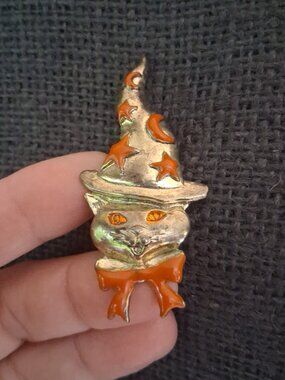 Vintage Halloween Enamel Cat Brooch Pin Witch Hat Bow